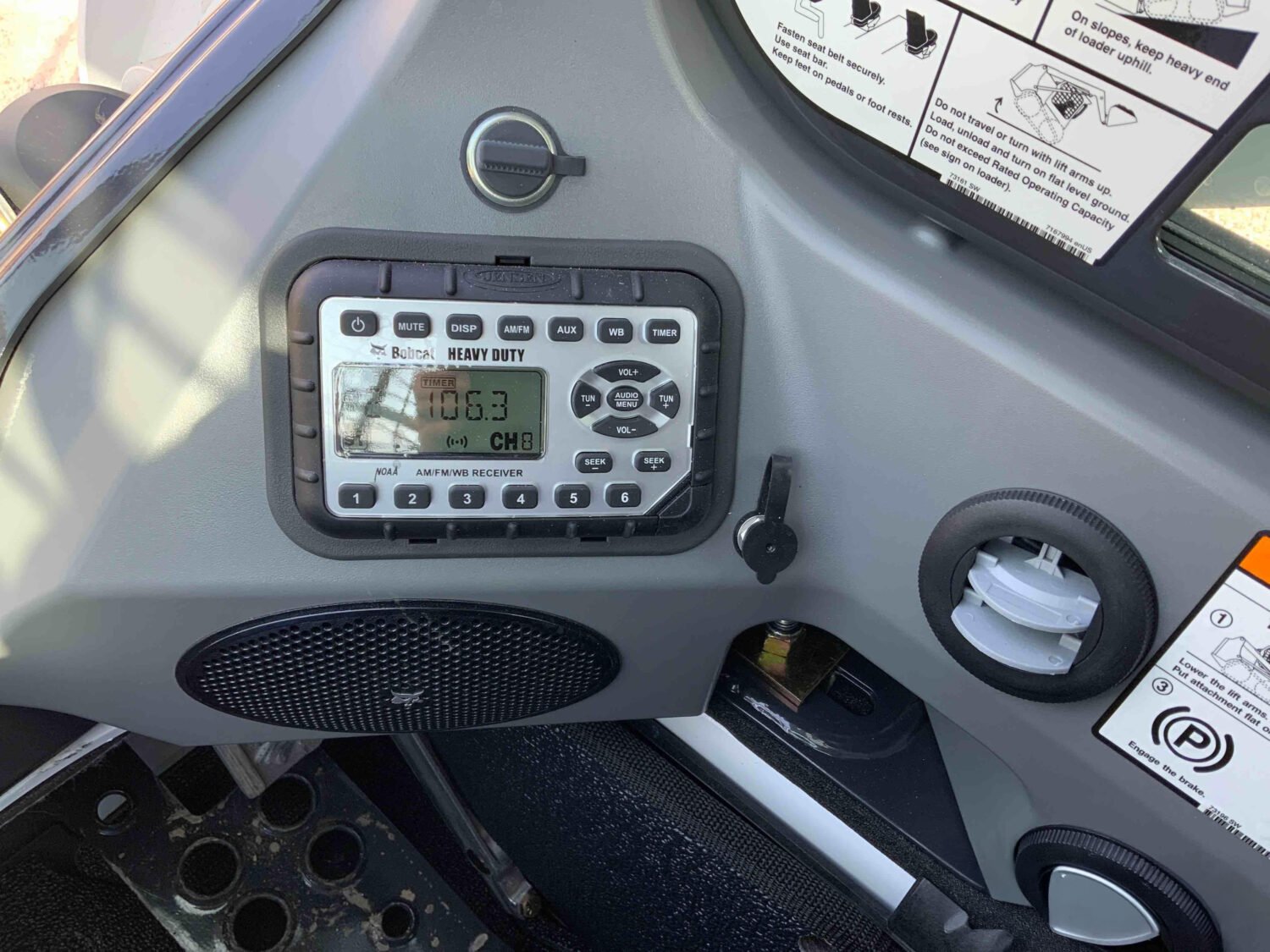 2014 Bobcat T770 (28)