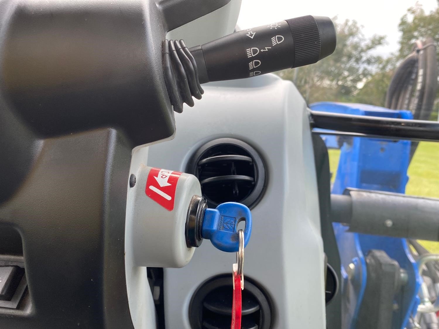 2017 New Holland T4 (101)