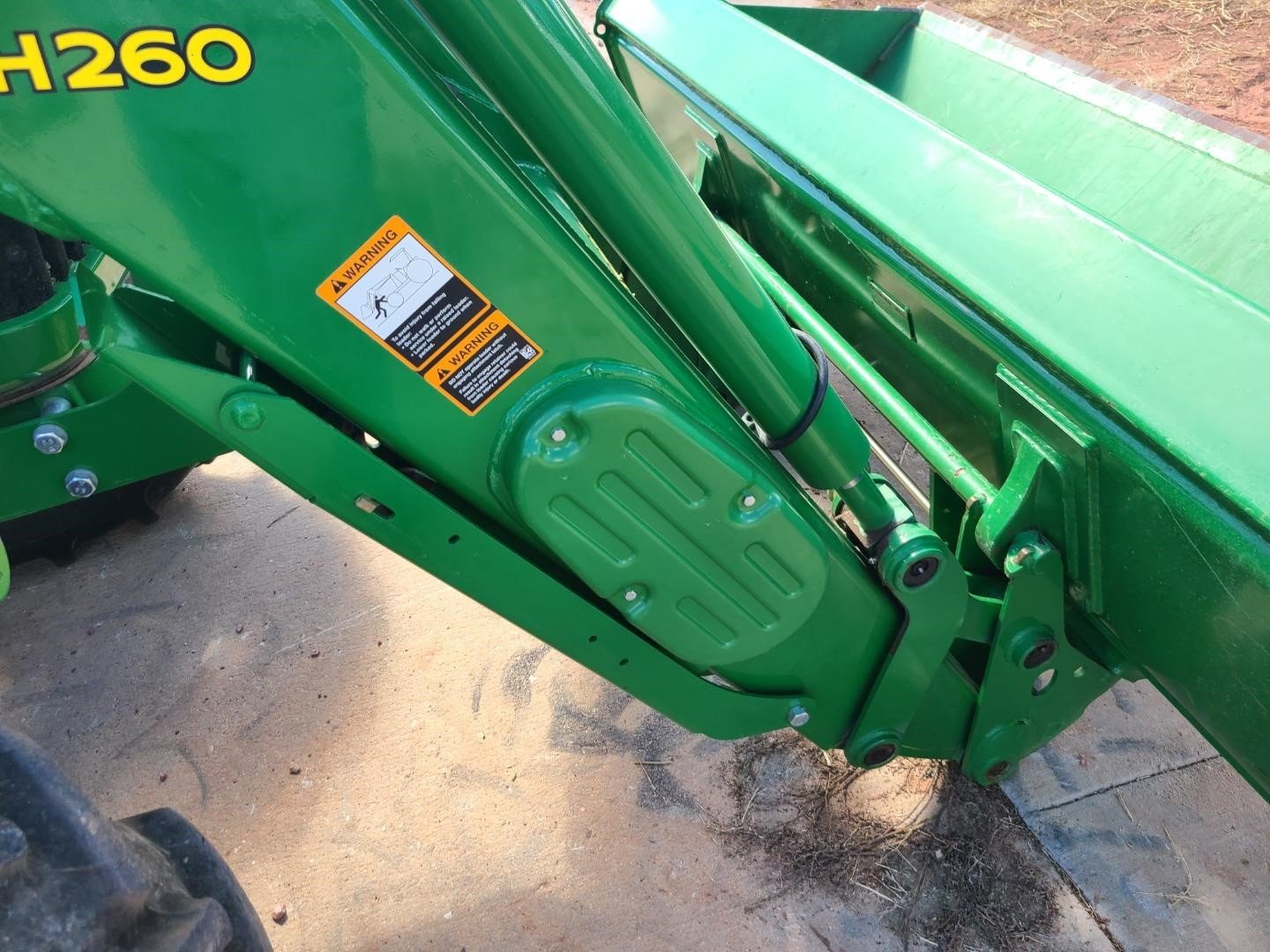 2014 John Deere 5085E (18)