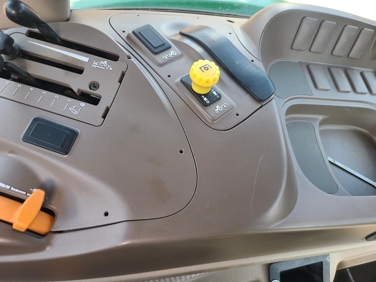 2014 John Deere 5085E (30)