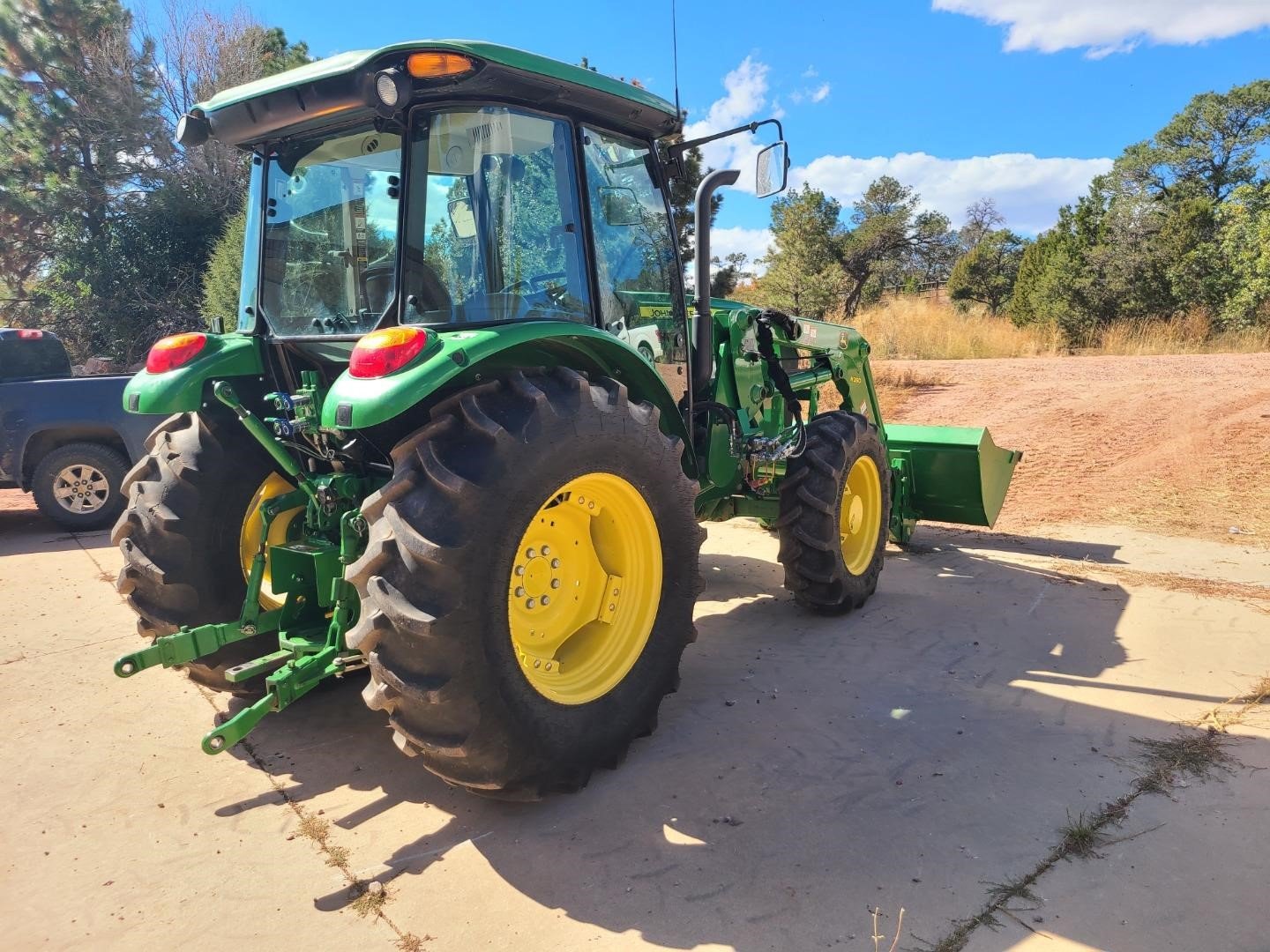 2014 John Deere 5085E (4)