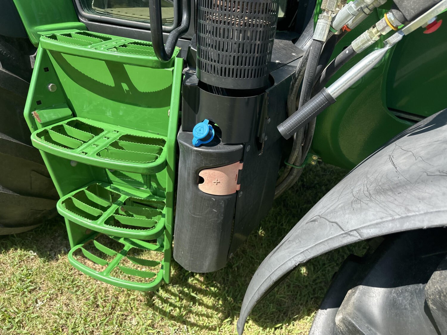 2014 John Deere 6115M (9)