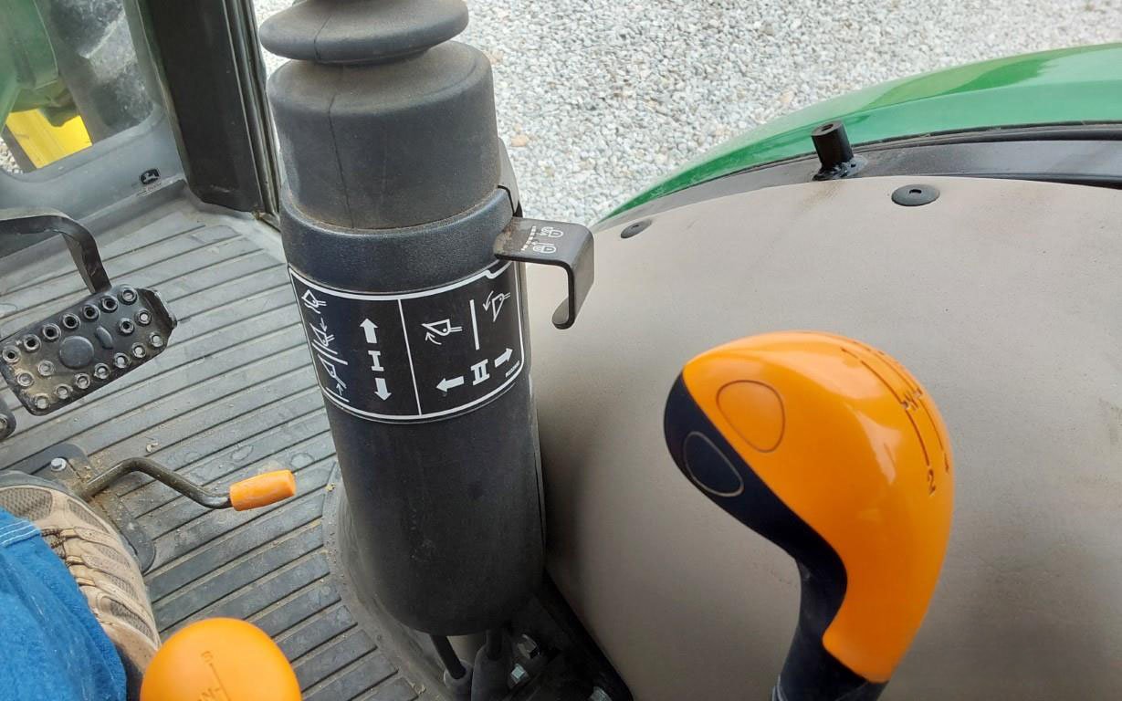 2016 John Deere 5075E (33)