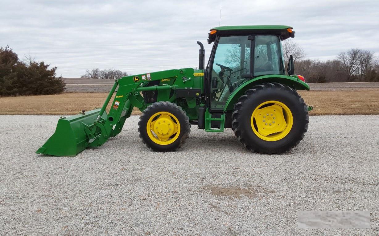2016 John Deere 5075E (6)