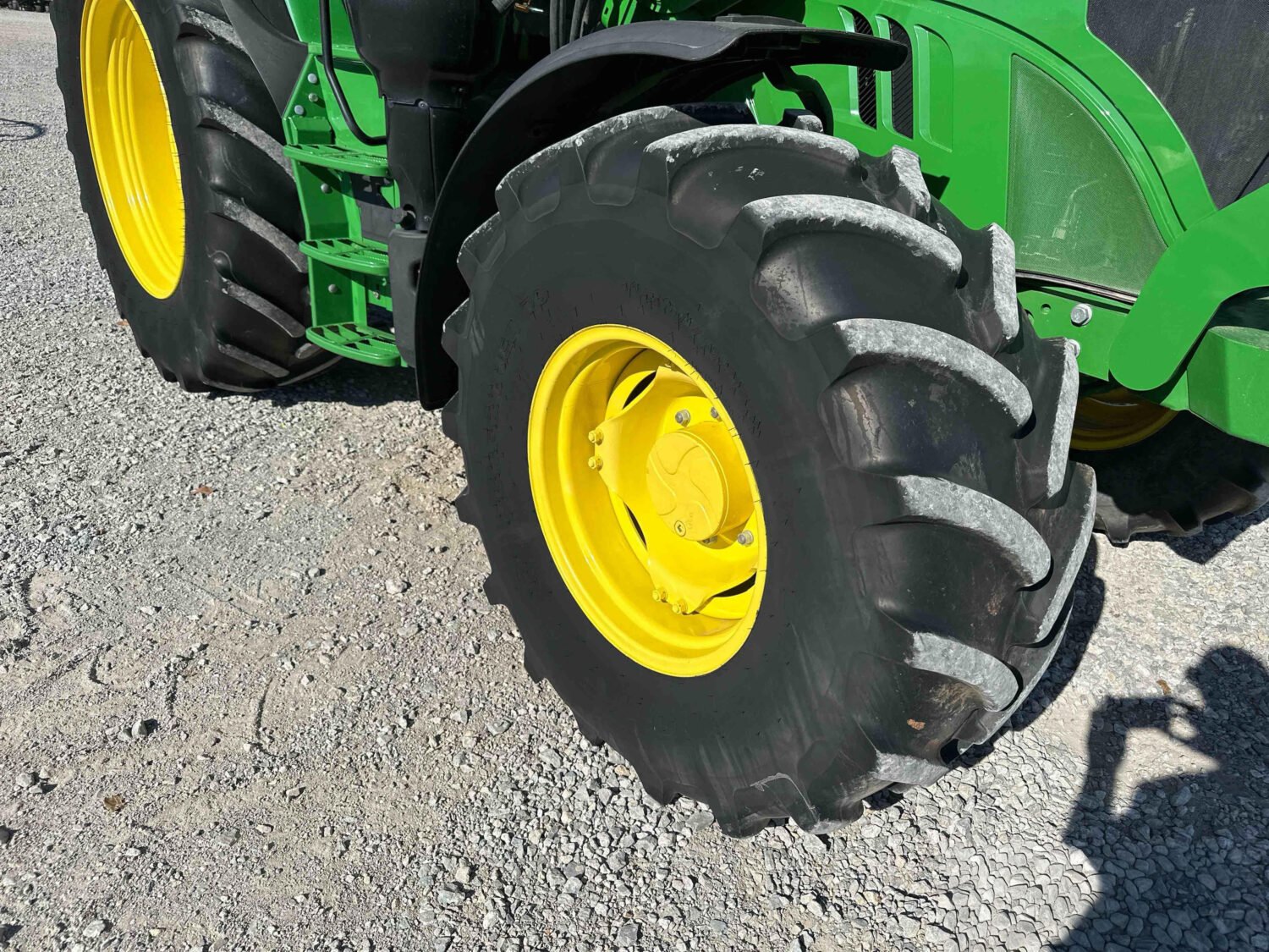 2016 John Deere 6130R (27)