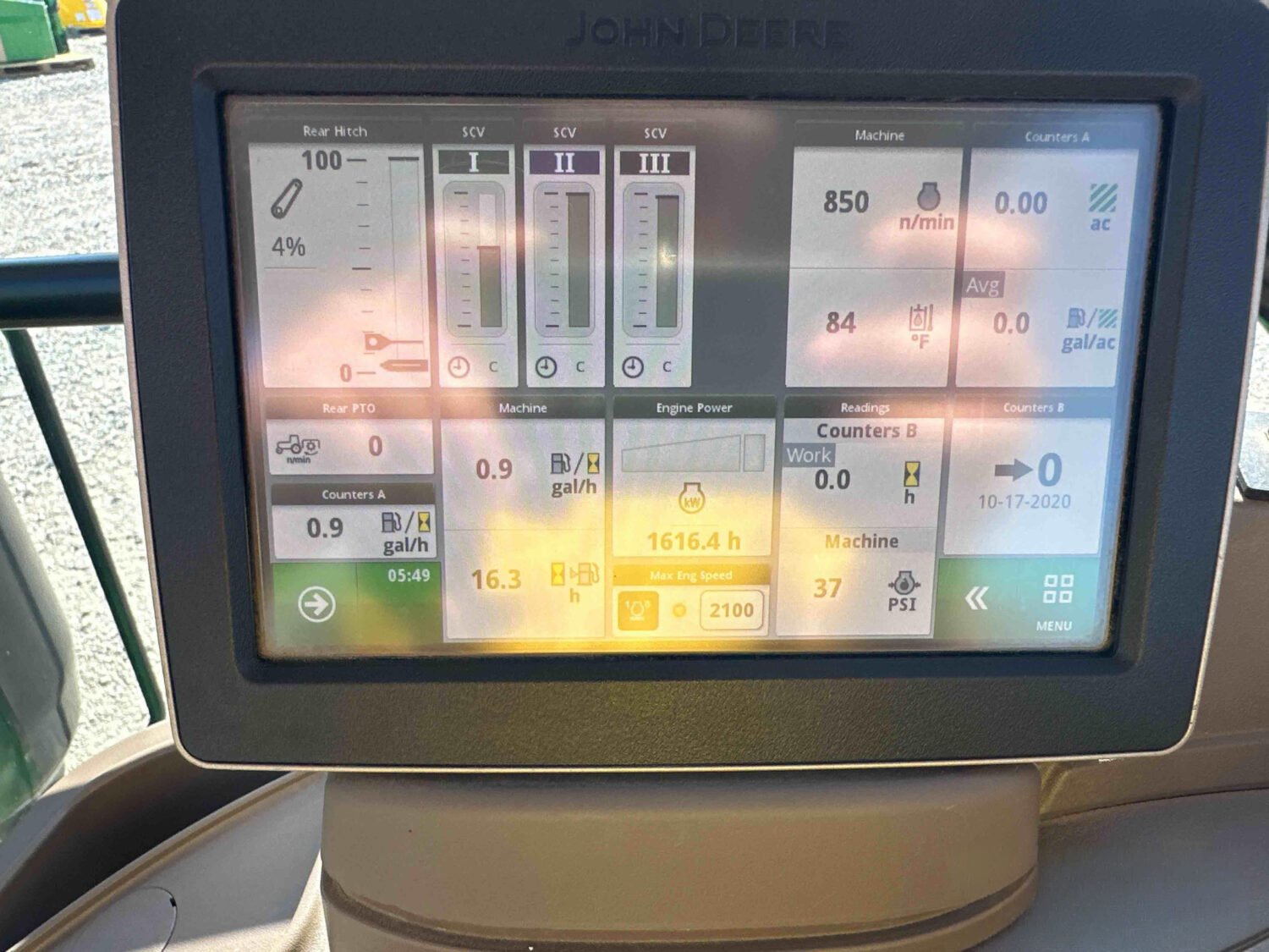 2016 John Deere 6130R (41)