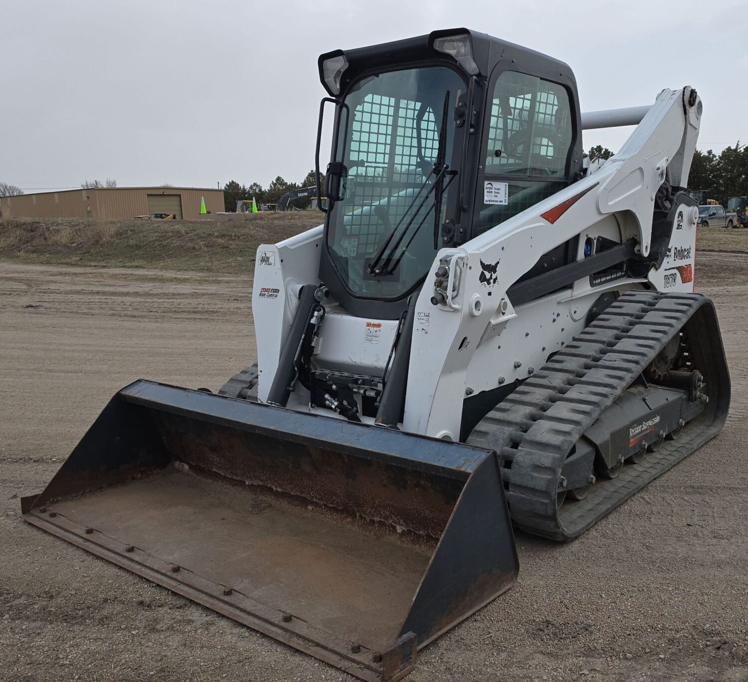 2022 Bobcat T87001