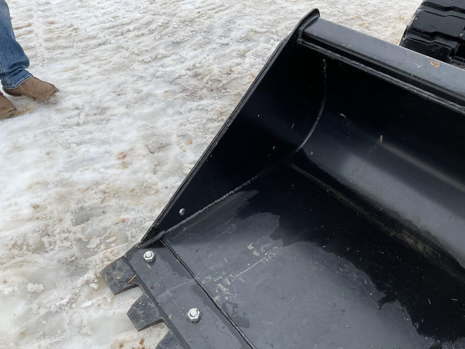 17 2023 John Deere 333G