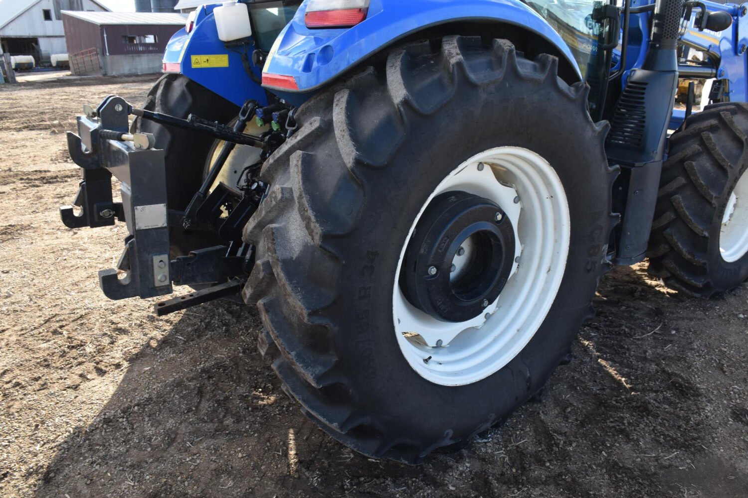 1new-holland-powerstar-110-mfwd-tractor-w-loader-2_0e0a0637cfe74ce281e4999adde97b51