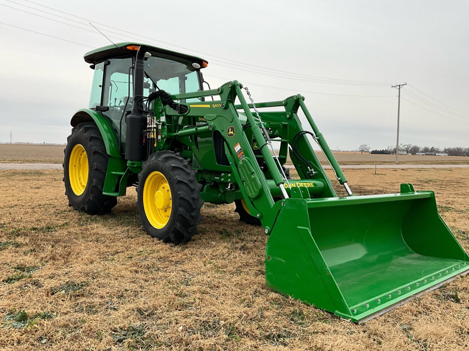 3 2024 John deere 5090E