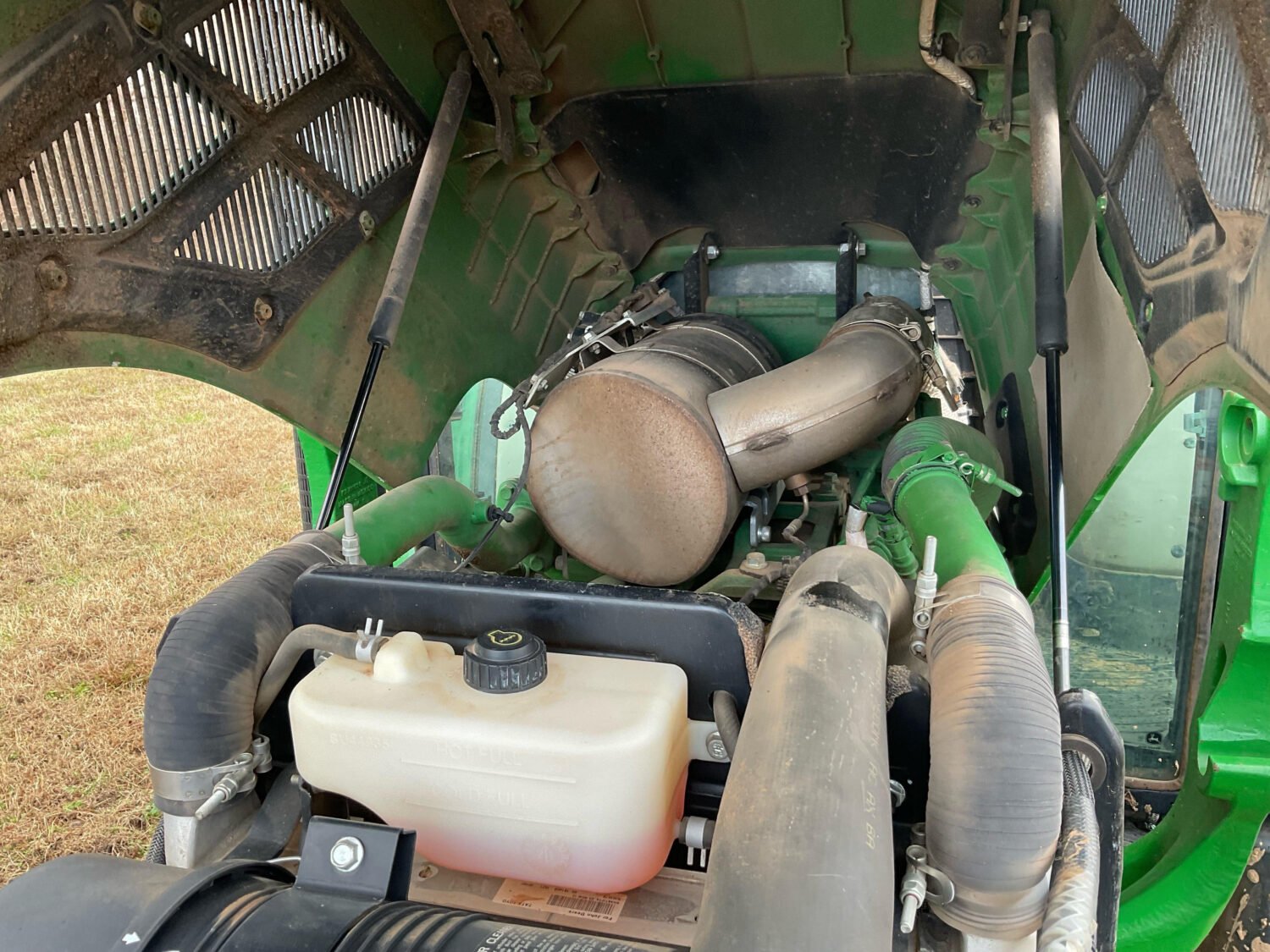 50 2022 John Deere 5065E