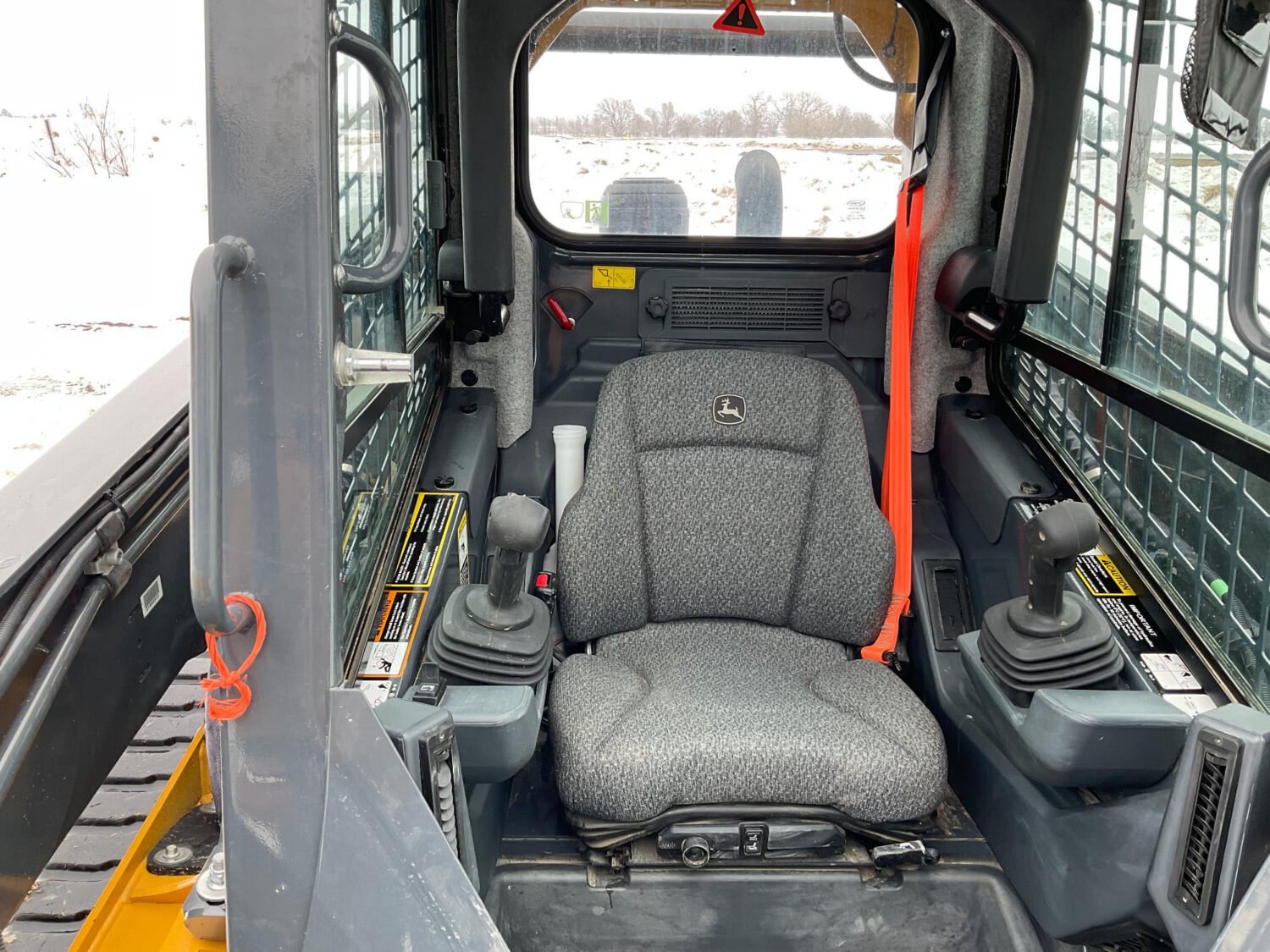 58 2023 John Deere 333G