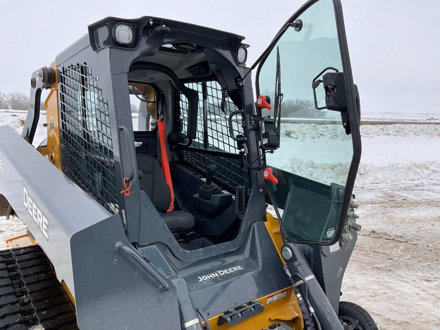 59 2023 John Deere 333G