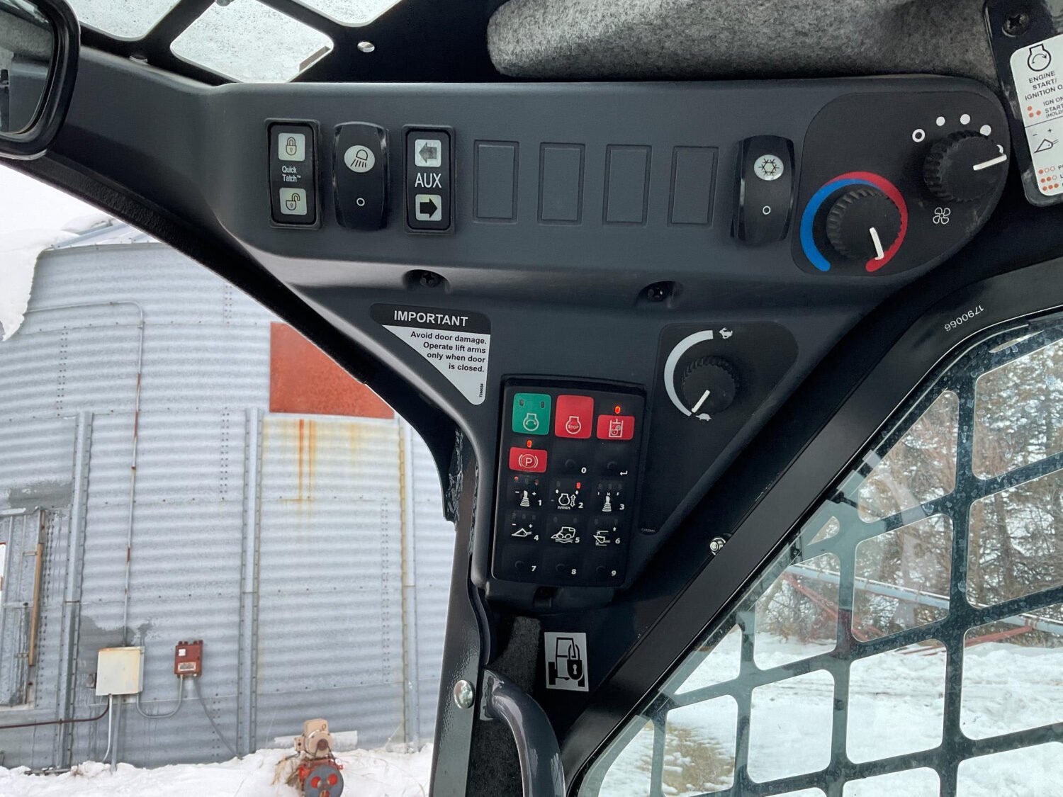 65 2023 John Deere 333G