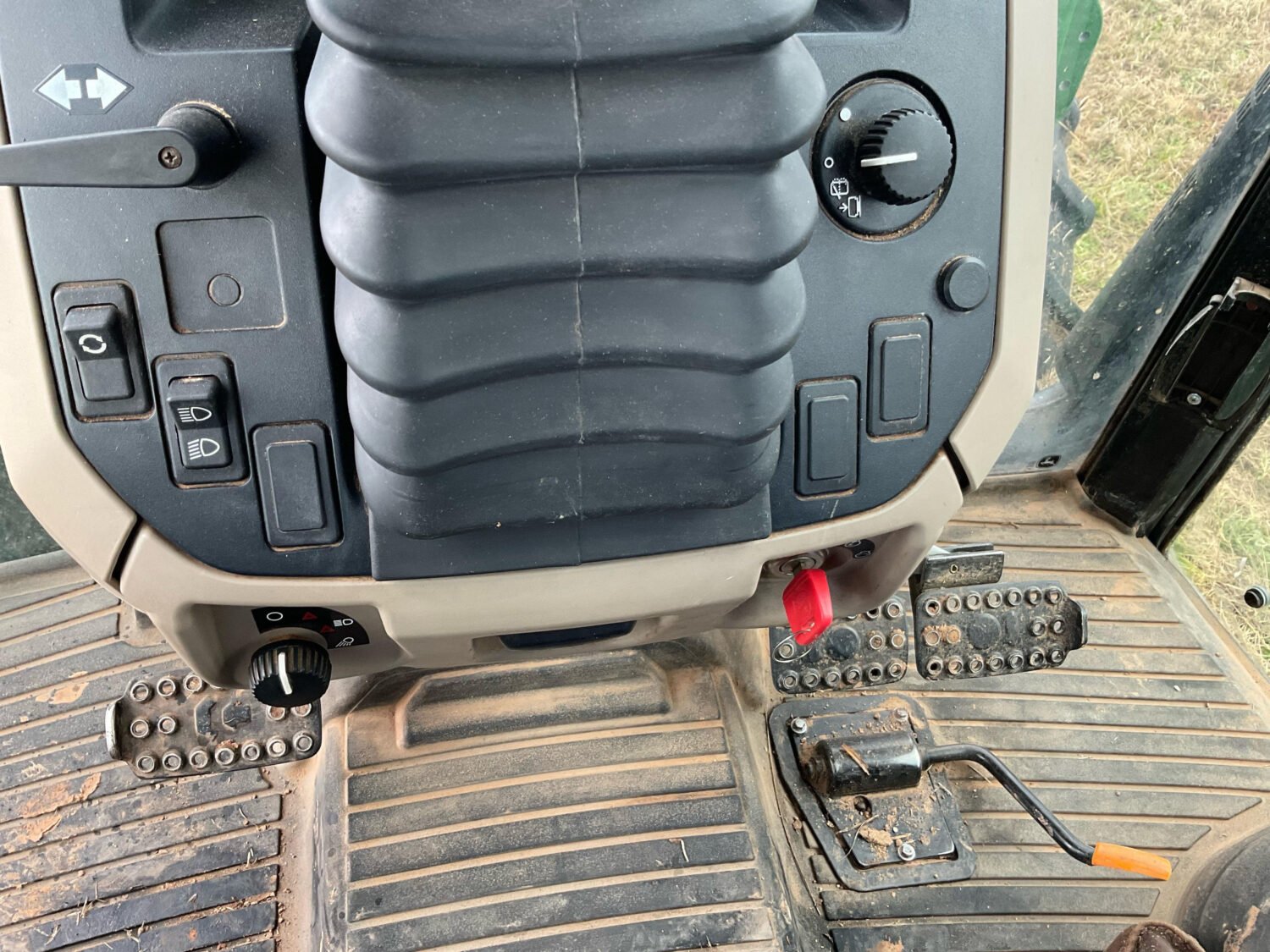 67 2022 John Deere 5065E