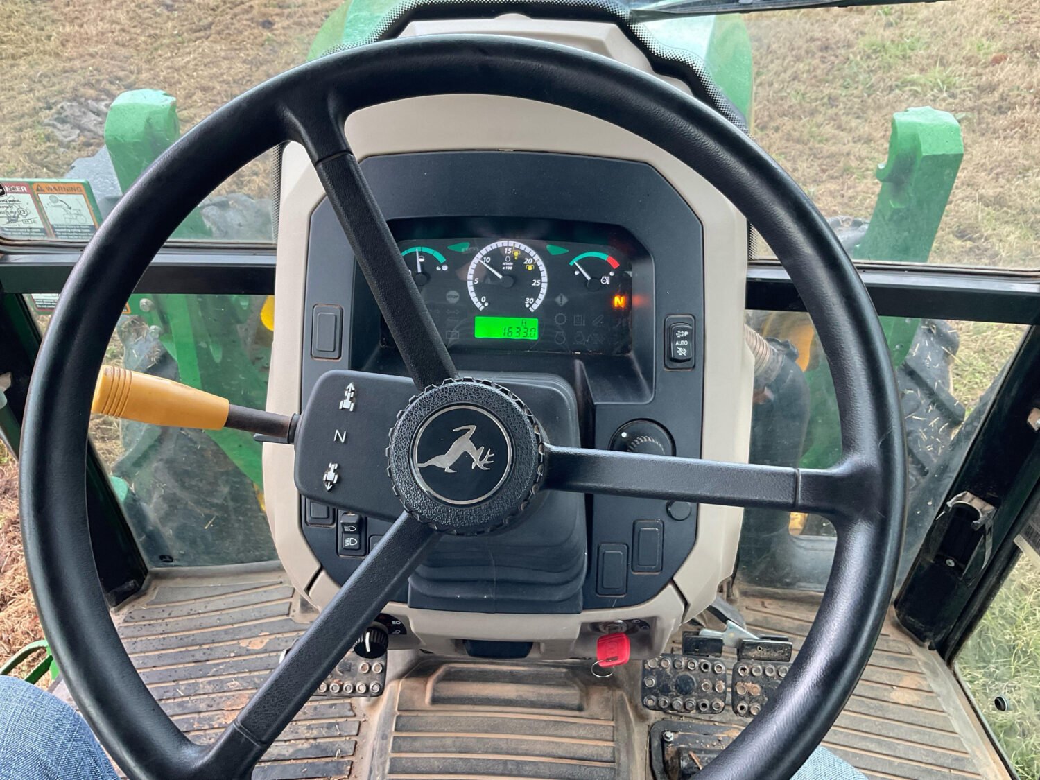 68 2022 John Deere 5065E