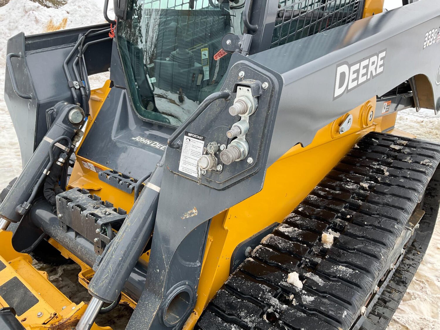 9 2023 John Deere 333G